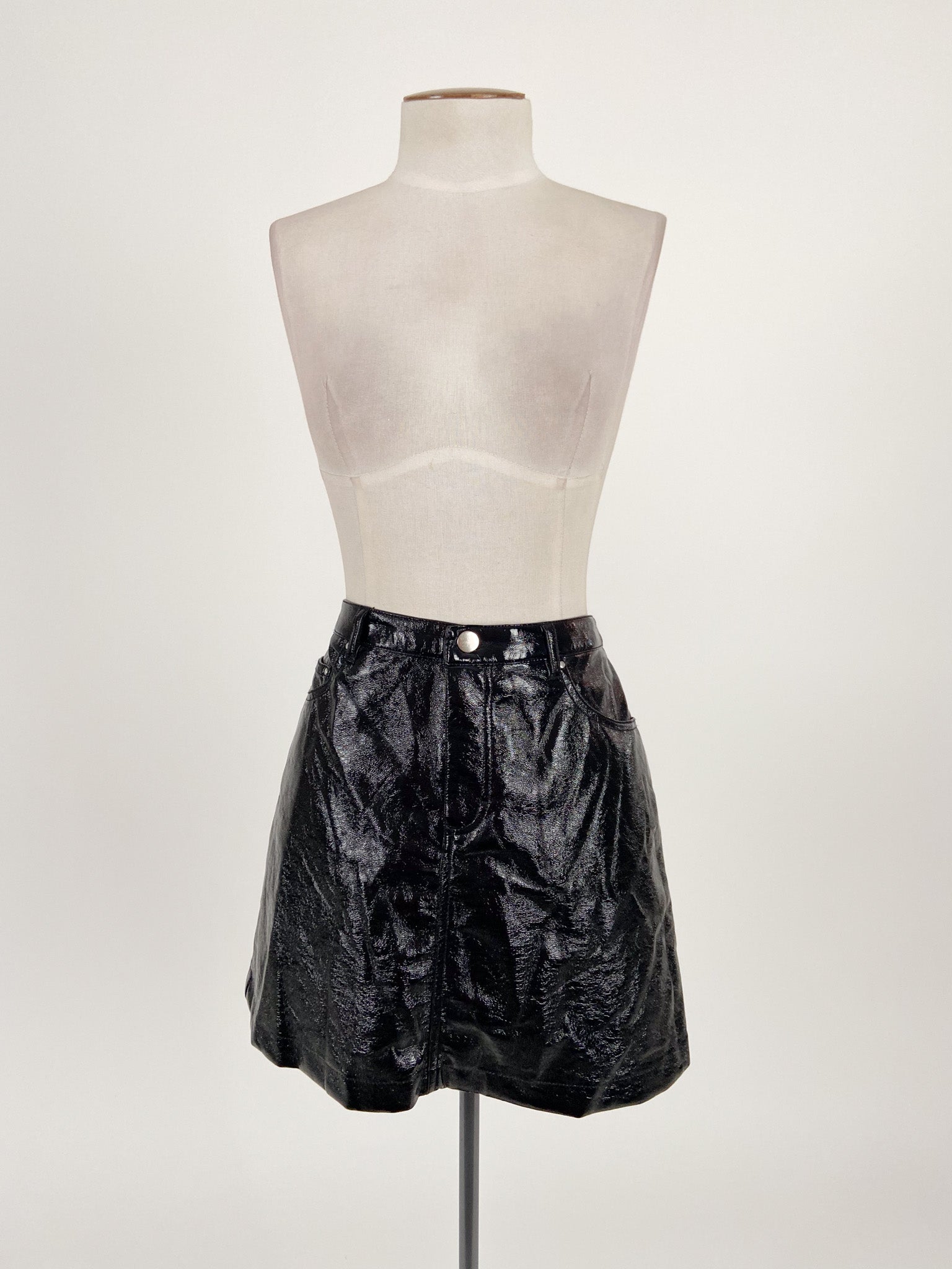 Black skirt outlet glassons