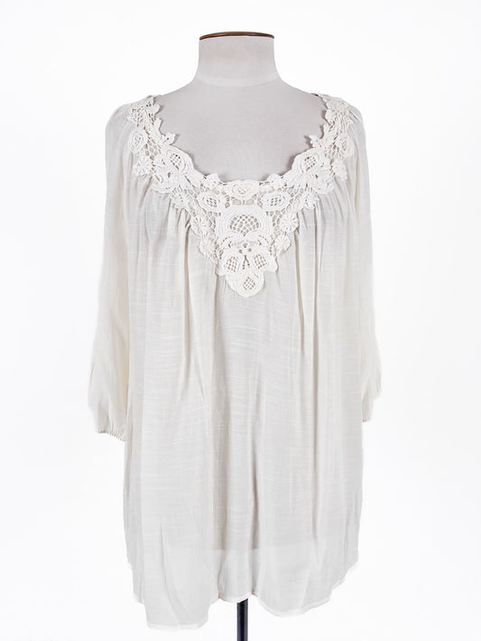 Avella | White Casual Top | Size 16