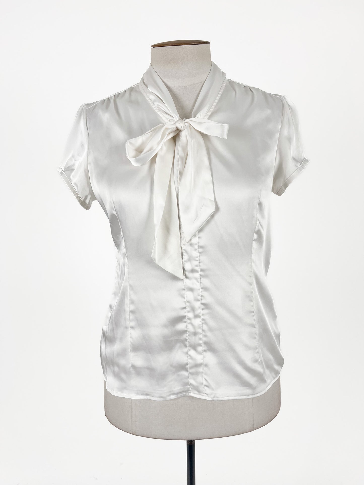 Mika Rose | White Casual/Workwear Top | Size M